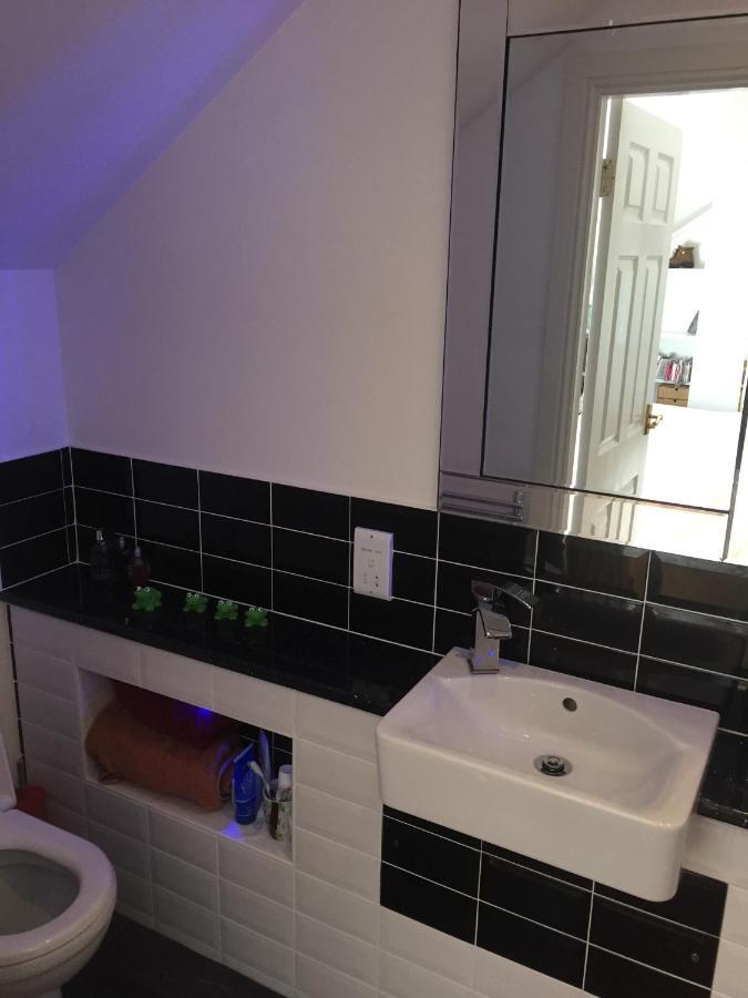 Spacious, Modern 3 Bedroom Luxury Flat In Centre Location بروتي فيري المظهر الخارجي الصورة