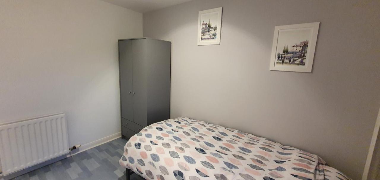 Spacious, Modern 3 Bedroom Luxury Flat In Centre Location بروتي فيري المظهر الخارجي الصورة