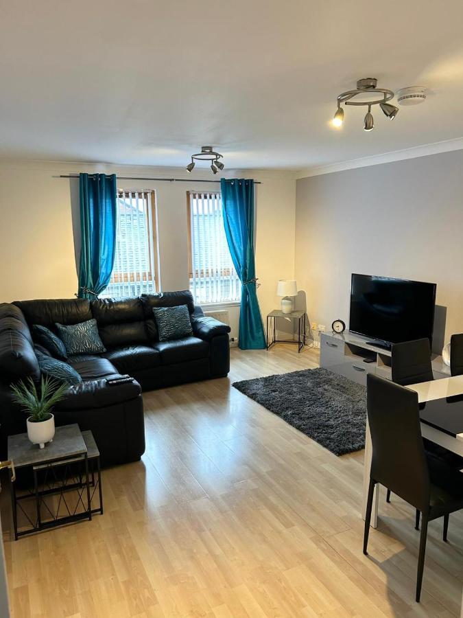 Spacious, Modern 3 Bedroom Luxury Flat In Centre Location بروتي فيري المظهر الخارجي الصورة